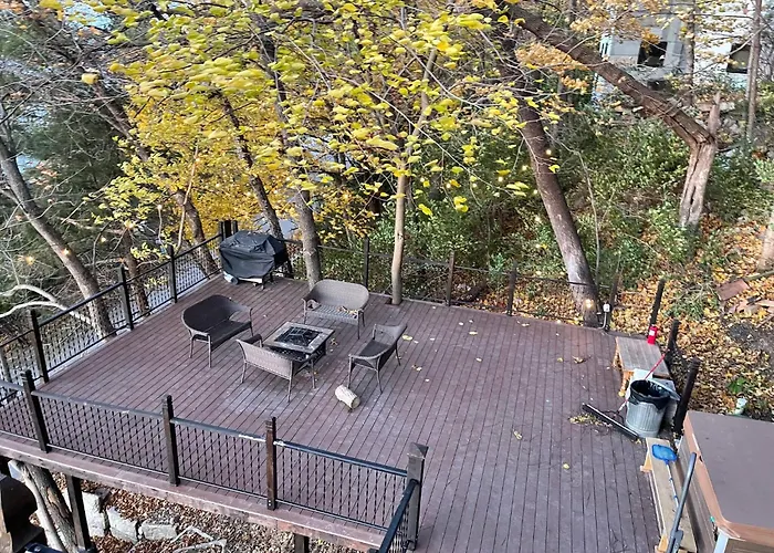 Chalet View And The Mighty Mississippi / Sidon